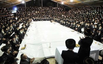 Boyan_tish,_Sukkot_2009