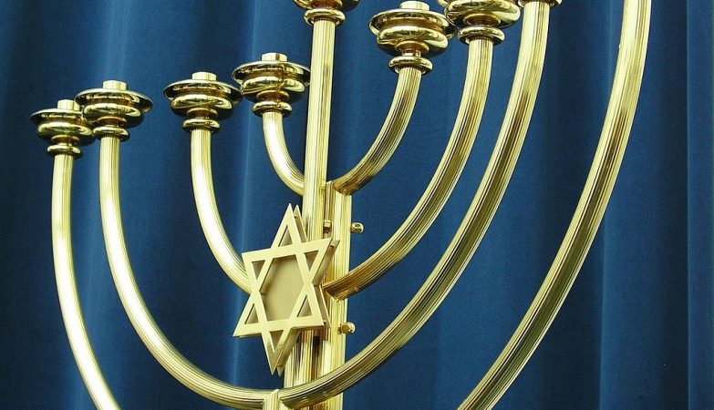 Grazer_Synagoge_-_Kerzenleuchter
